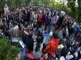 Лагерь активистов на Чистых прудах. Фото с сайта ria.ru Лагерь активистов на Чистых прудах. Фото с сайта ria.ru